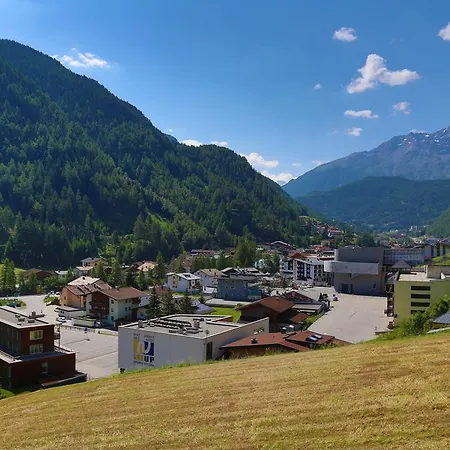 公寓 卢纳里斯公寓酒店 *