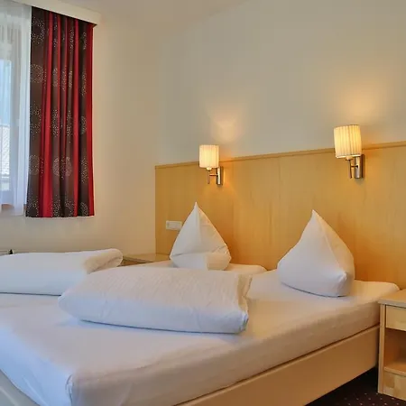 Lunaris Apartman *