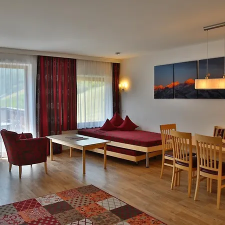 Lunaris Apartman *