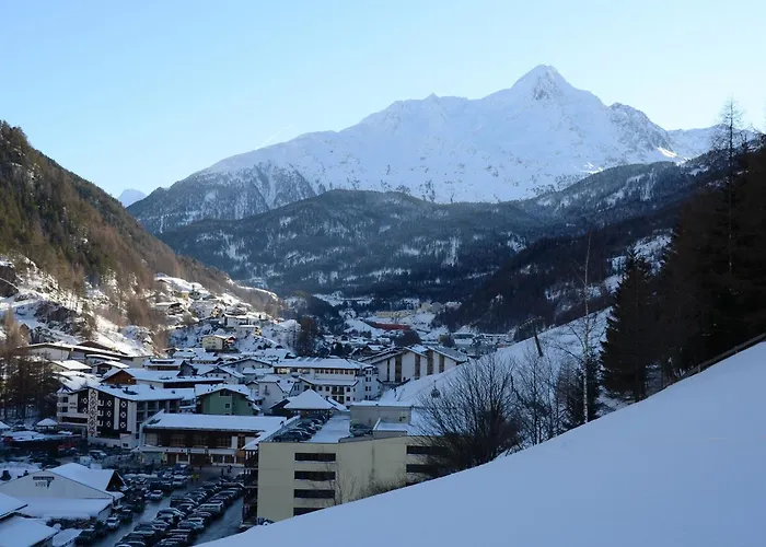 卢纳里斯公寓酒店 索尔登