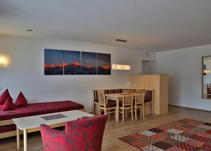 卢纳里斯公寓酒店 *